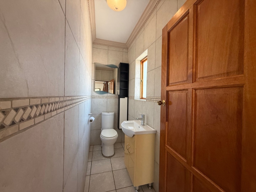 5 Bedroom Property for Sale in Birdwood Estate North West